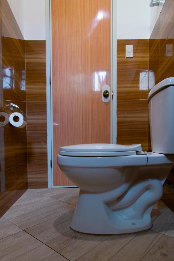 Oyo 777 Rn Guesthouse โมอัลโบอัล ภายนอก รูปภาพ